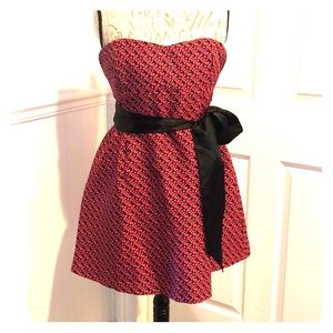 Strapless hot pink and black dress